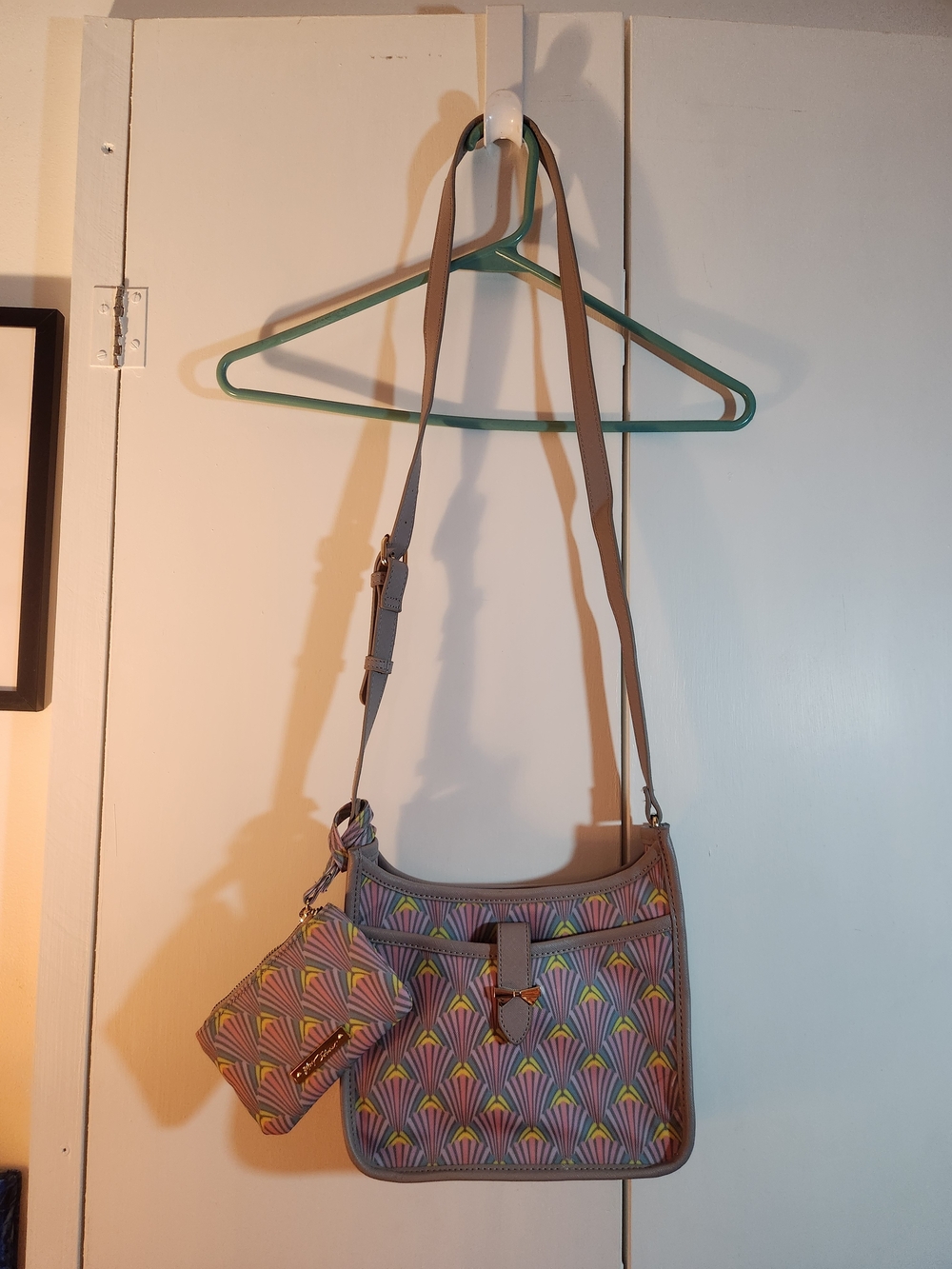 Betsey Johnson Crossbody Shoulder Bag in Multi-Color Pattern With Wristlet